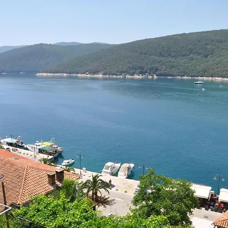 In With Three-bedrooms 2 Apartman