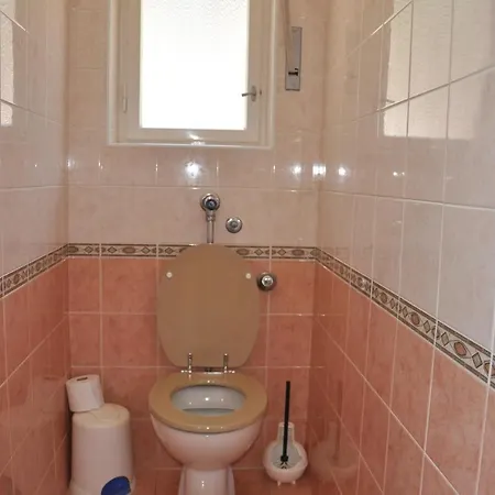 In With Three-bedrooms 2 Apartman Rabac